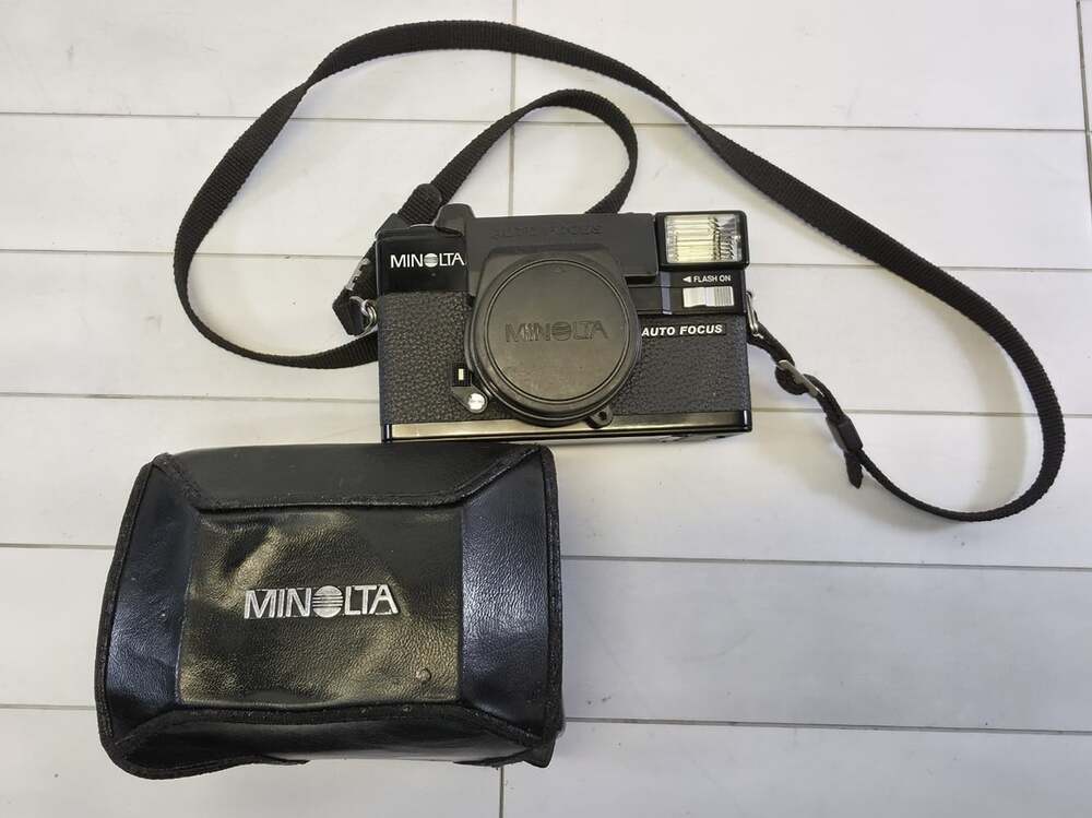 Minolta Hi-Matic AF2 35mm Point & Shoot Film Camera Auto Focus Flash Working